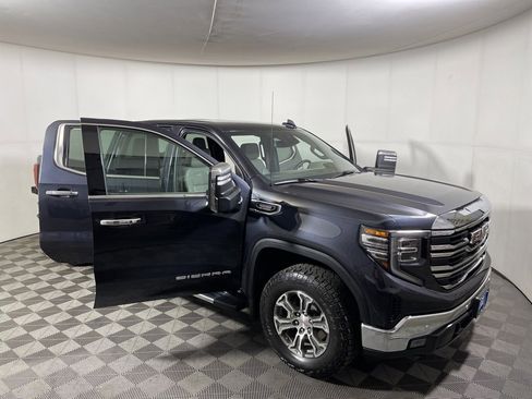 Used 2024 GMC Sierra 1500 SLT w/ SLT Convenience Package image 8