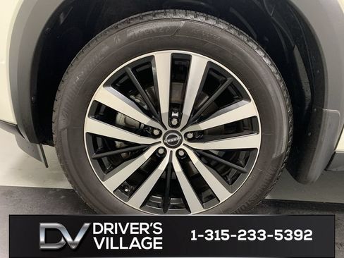 Used 2023 Nissan Pathfinder Platinum w/ Cargo Package AWD/4WD image 8