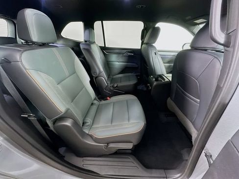 Used 2024 GMC Acadia AT4 AWD/4WD image 9