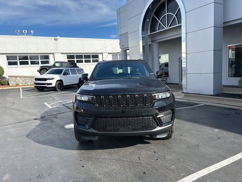 New 2025 Jeep Grand Cherokee image 7