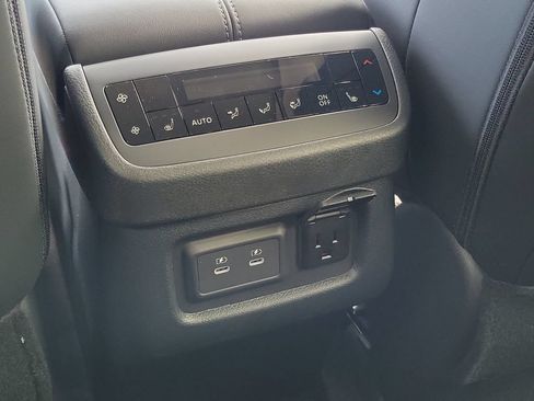 New 2026 Nissan Pathfinder Platinum FWD image 17