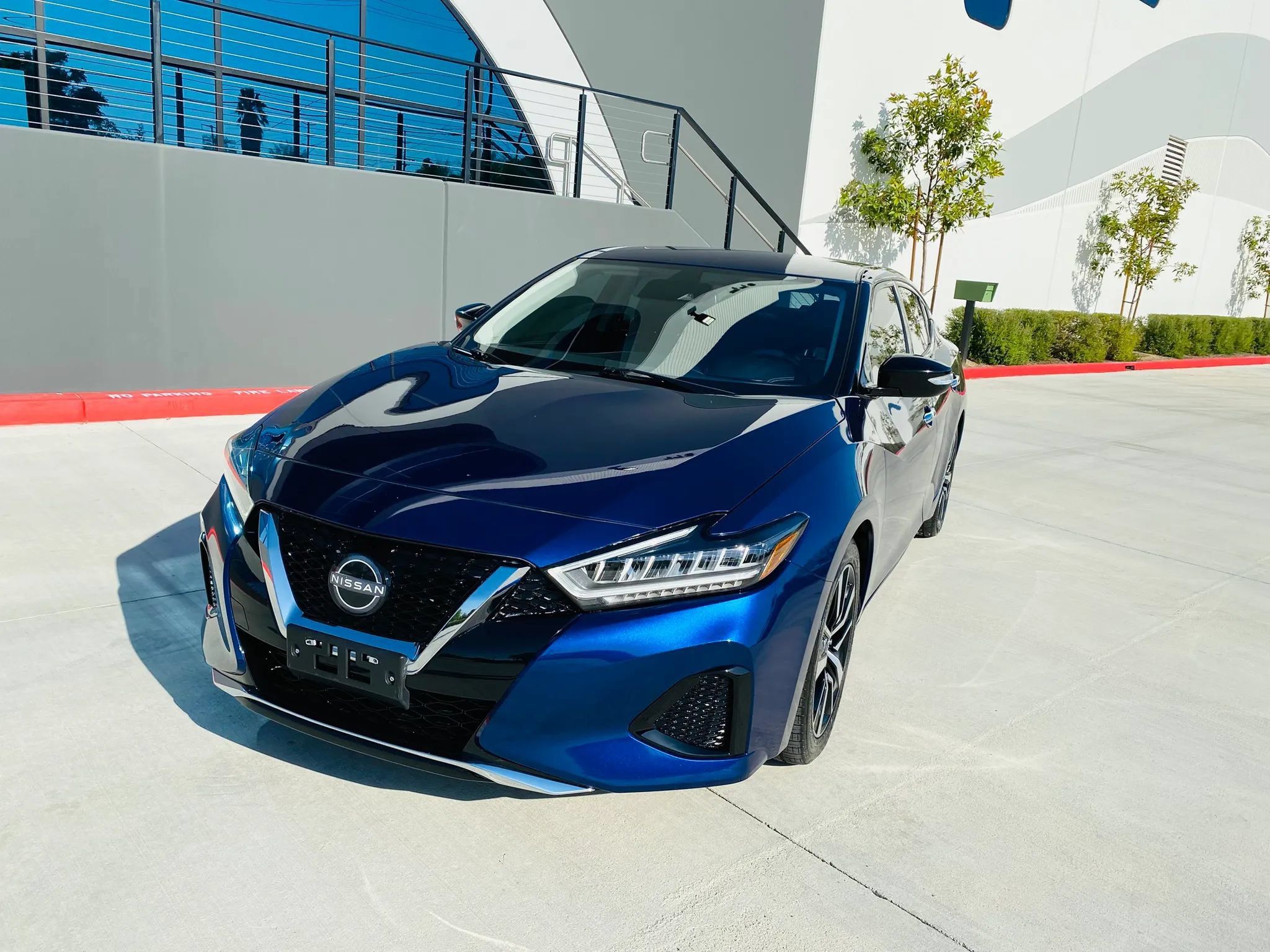Used 2023 Nissan Maxima SV w/ Floor Mat Group FWD image 3