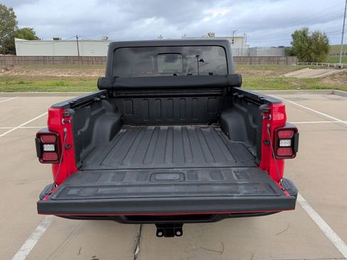 Used 2024 Jeep Gladiator Sport image 46