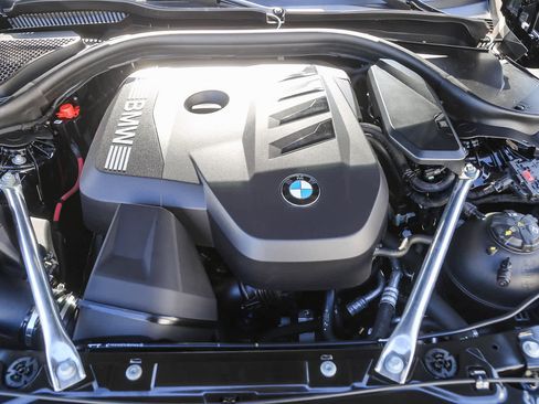 Certified 2025 BMW 530i image 23