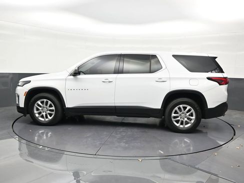 Used 2023 Chevrolet Traverse LS image 2