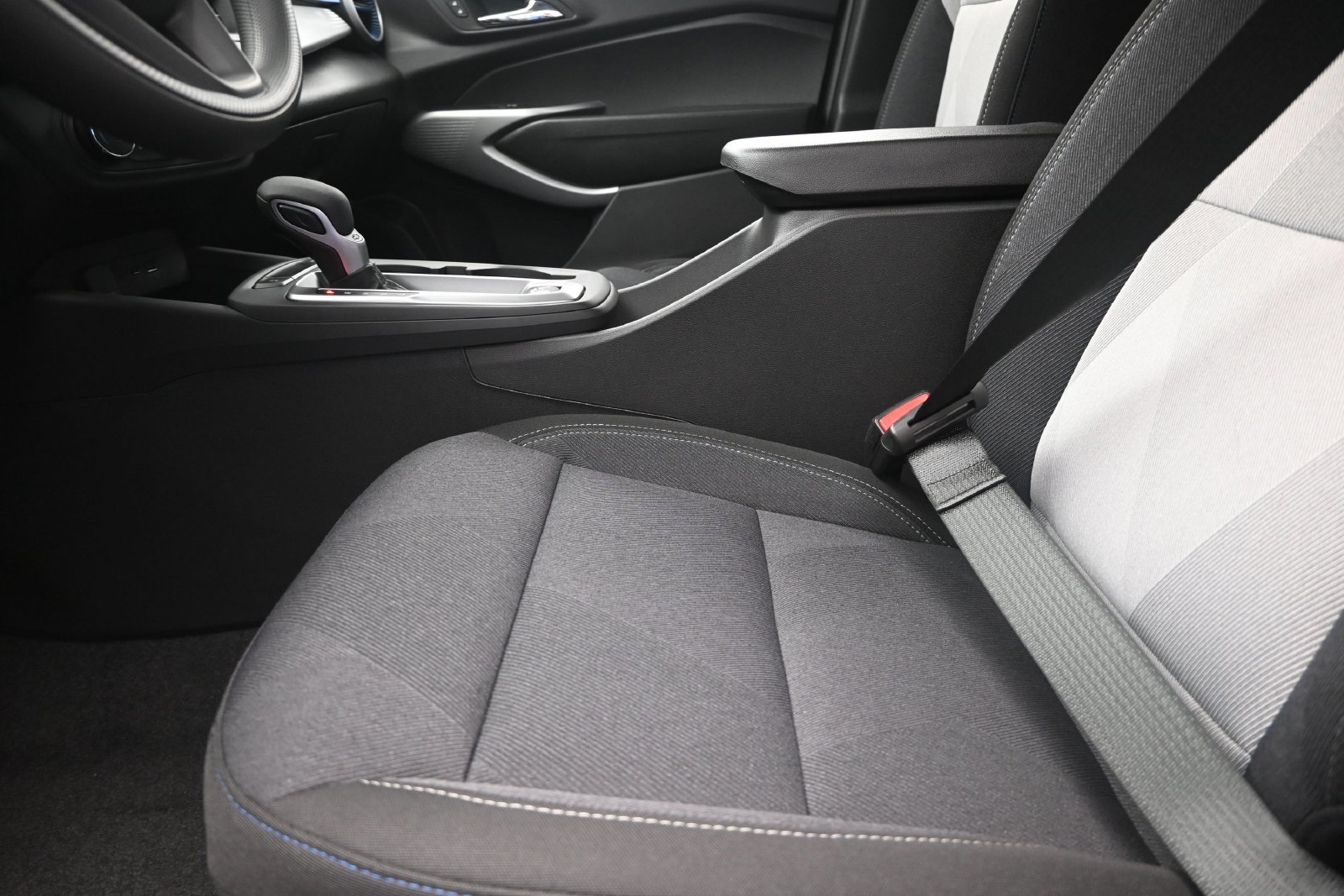 New 2026 Chevrolet Trax LS w/ LS Convenience Package FWD image 13