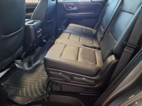 Used 2021 Chevrolet Tahoe Z71 w/ Z71 Signature Package AWD/4WD image 16