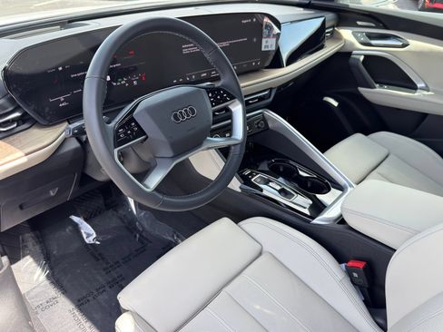 Used 2025 Audi Q5 Premium Plus w/ Premium Plus AWD/4WD image 13