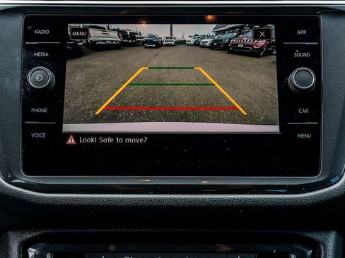 Used 2020 Volkswagen Tiguan SE image 30