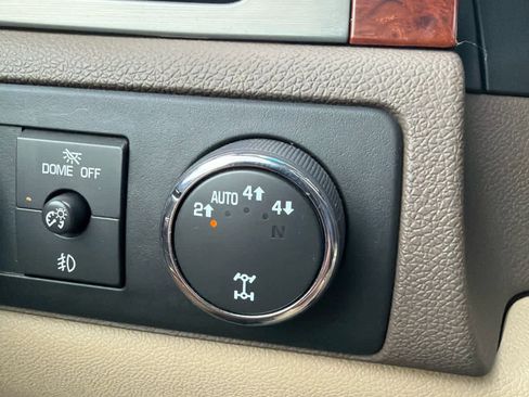 Used 2013 GMC Yukon XL 2500 SLT w/ SLT-2 Equipment Package image 19