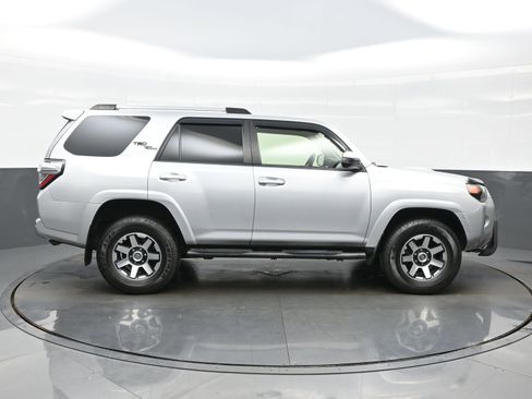 Used 2018 Toyota 4Runner TRD Off-Road AWD/4WD image 7