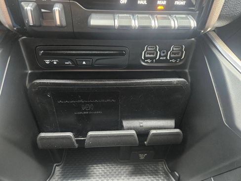 Used 2019 RAM 1500 Laramie image 29