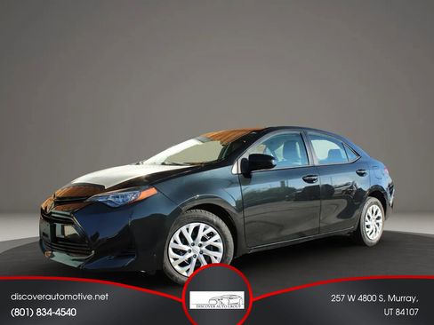 Used 2018 Toyota Corolla LE image 1