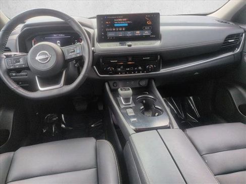 Used 2024 Nissan Rogue SL FWD image 18