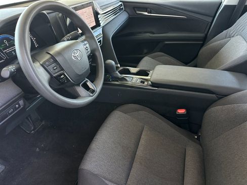Used 2025 Toyota Camry LE FWD image 9