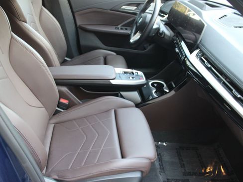 Used 2024 BMW X1 xDrive28i w/ Technology Package image 32