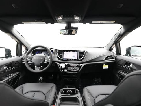 New 2027 Chrysler Pacifica Select AWD/4WD image 21