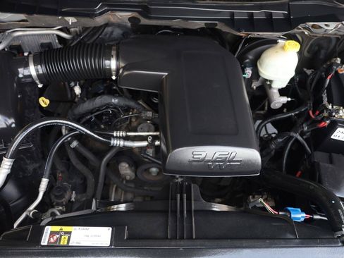 Used 2015 RAM 1500 Classic SLT RWD image 12
