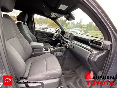 Certified 2025 Toyota Tacoma SR5 AWD/4WD image 15