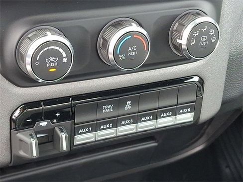 Used 2024 RAM 2500 Tradesman w/ Chrome Appearance Group image 10