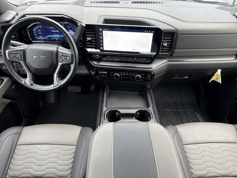 Used 2024 Chevrolet Silverado 2500 ZR2 w/ Technology Package image 28