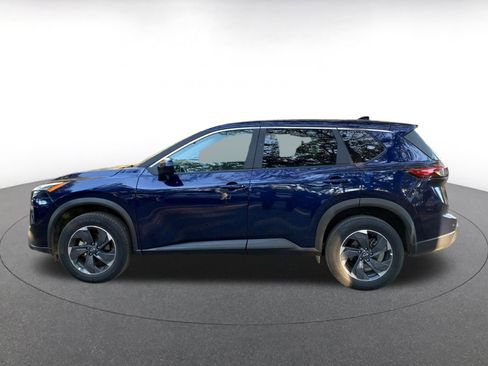 Used 2025 Nissan Rogue SV image 4