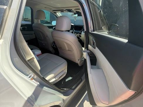 Used 2022 Kia Sorento SX FWD image 14