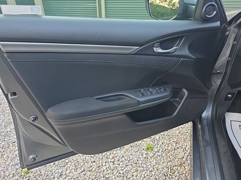 Used 2019 Honda Civic EX image 11