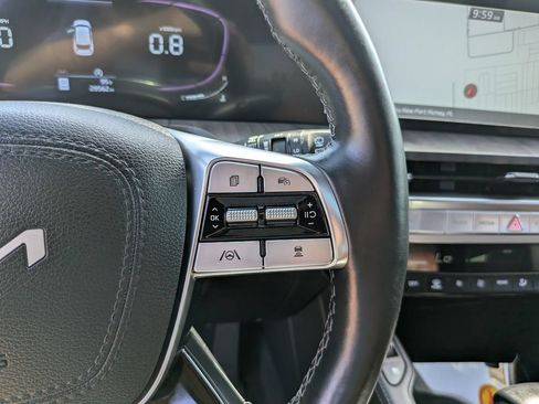 Used 2024 Kia Telluride EX w/ EX Captain's Chair Package AWD/4WD image 31