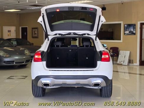 Used 2020 Mercedes-Benz GLA 250 4MATIC w/ Convenience Package image 9