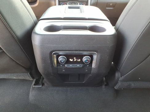 Used 2021 Chevrolet Suburban Premier image 8