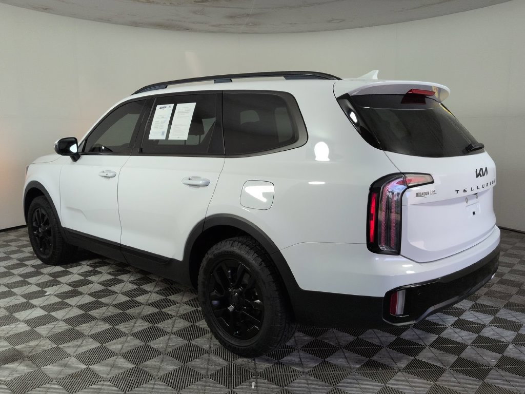 Used 2025 Kia Telluride AWD image 9