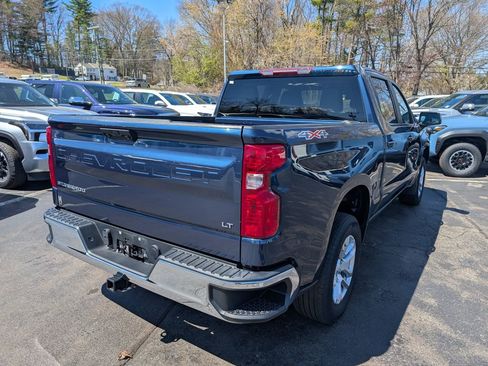 Used 2022 Chevrolet Silverado 1500 LT AWD/4WD image 7