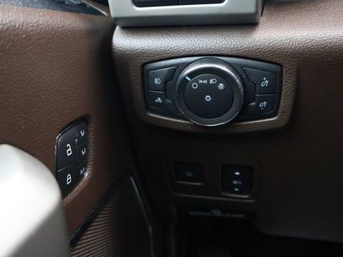 Used 2022 Ford F250 King Ranch w/ King Ranch Ultimate Package AWD/4WD image 19