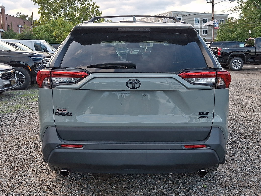 Used 2021 Toyota RAV4 XLE AWD/4WD image 7