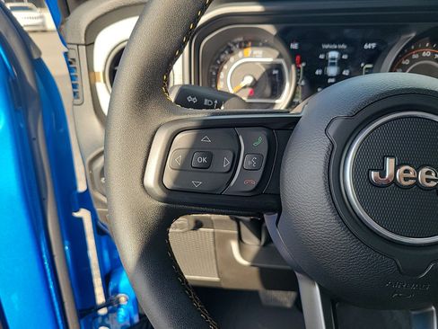 New 2025 Jeep Gladiator Sport image 35