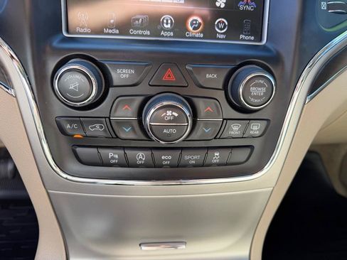 Used 2017 Jeep Grand Cherokee Overland RWD image 44