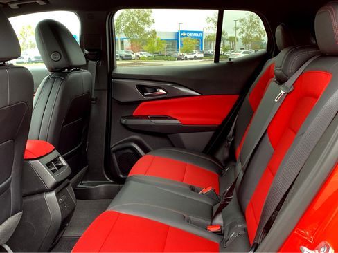 New 2025 Chevrolet Equinox EV RS w/ Convenience Package II image 17