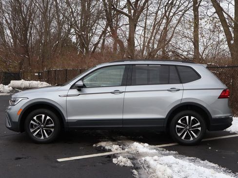 Used 2022 Volkswagen Tiguan S image 4