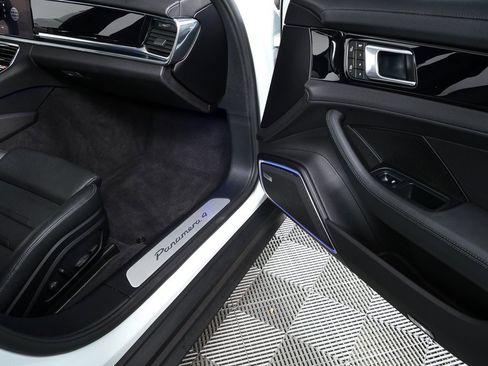 Certified 2022 Porsche Panamera 4 image 27