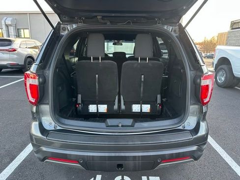 Used 2019 Ford Explorer XLT image 13