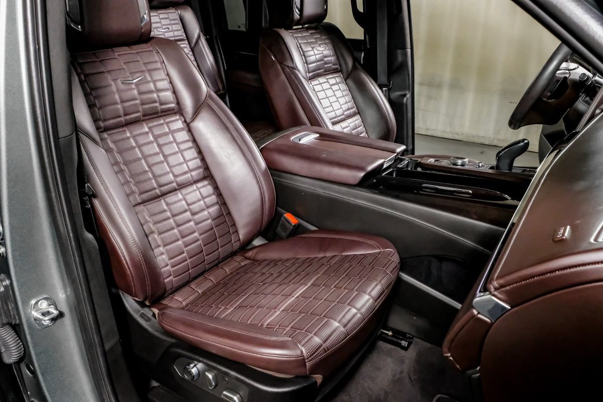 Used 2023 Cadillac Escalade ESV Sport Platinum AWD/4WD image 30
