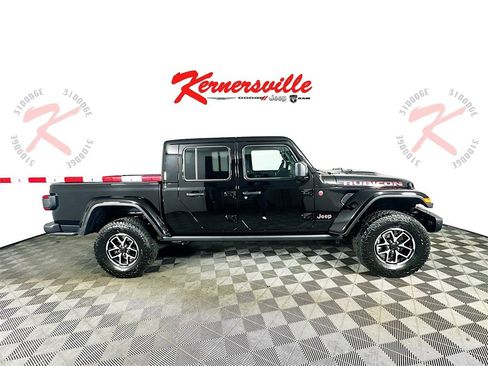 New 2025 Jeep Gladiator Rubicon image 8