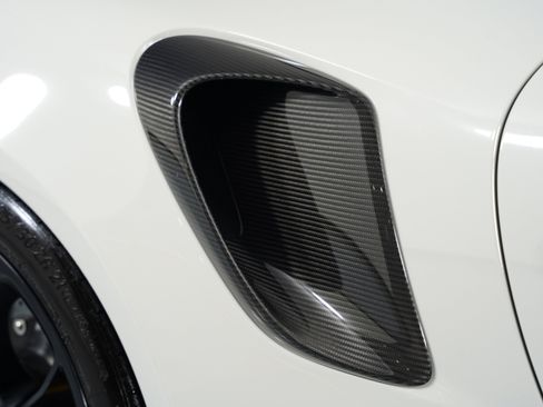 Used 2019 Porsche 911 GT2 RS image 11