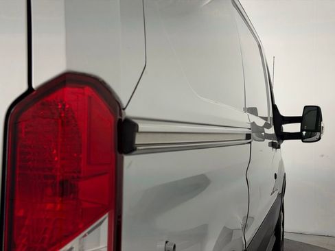 Used 2019 Ford Transit 250 130 Low Roof RWD image 39