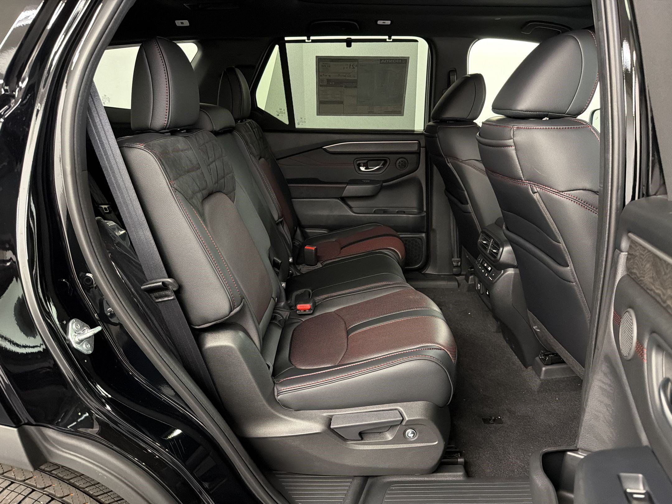 New 2026 Honda Pilot Black Edition image 30