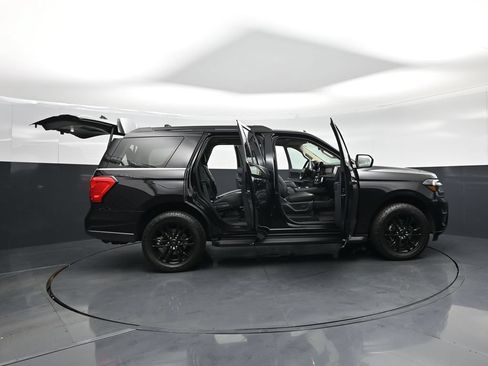 Used 2024 Ford Expedition XLT AWD/4WD image 4