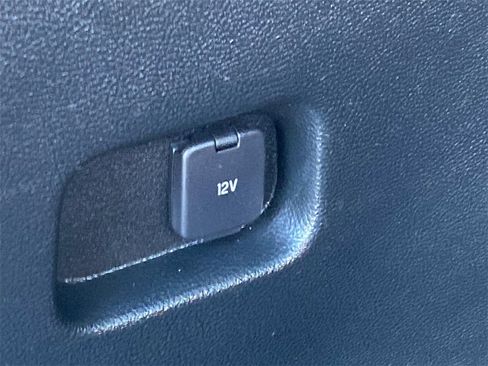 Used 2023 Ford Edge SE image 14