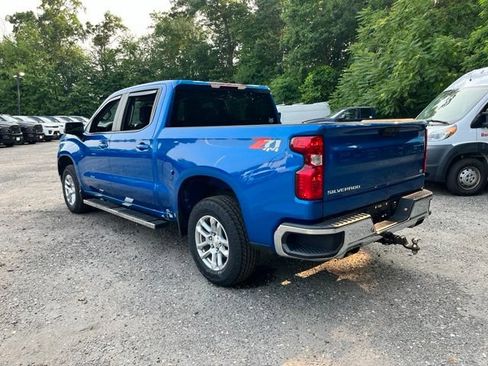 Used 2022 Chevrolet Silverado 1500 LT w/ Z71 Off-Road Package AWD/4WD image 11