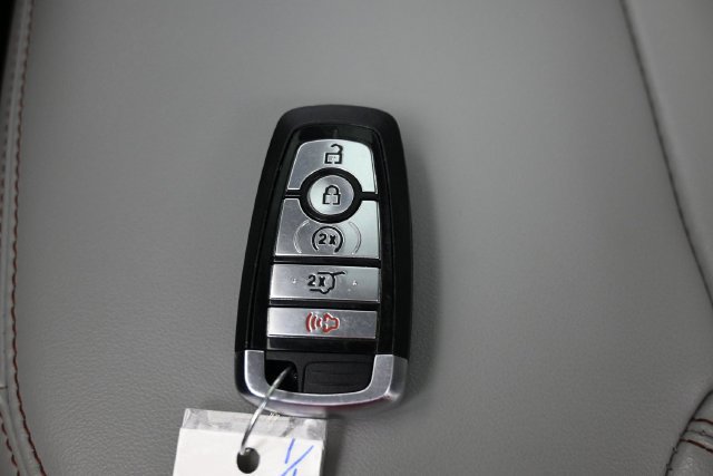 Used 2025 Ford Expedition Active AWD/4WD image 25
